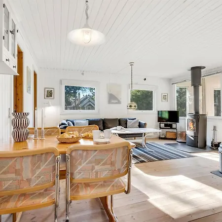 Feriehus Arendine - 700m From The Sea By Interhome Rødby